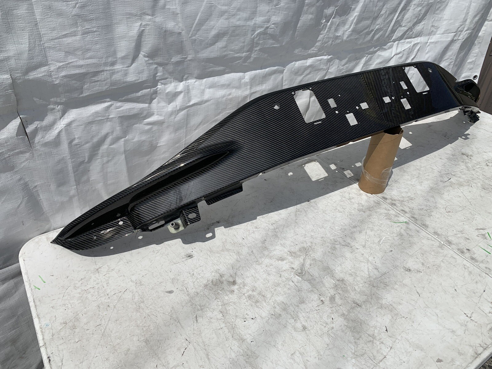 2018-22 ASTON MARTIN DBS FULL CARBON REAR BUMPER INSERT/  KY7317E955AB OEM
