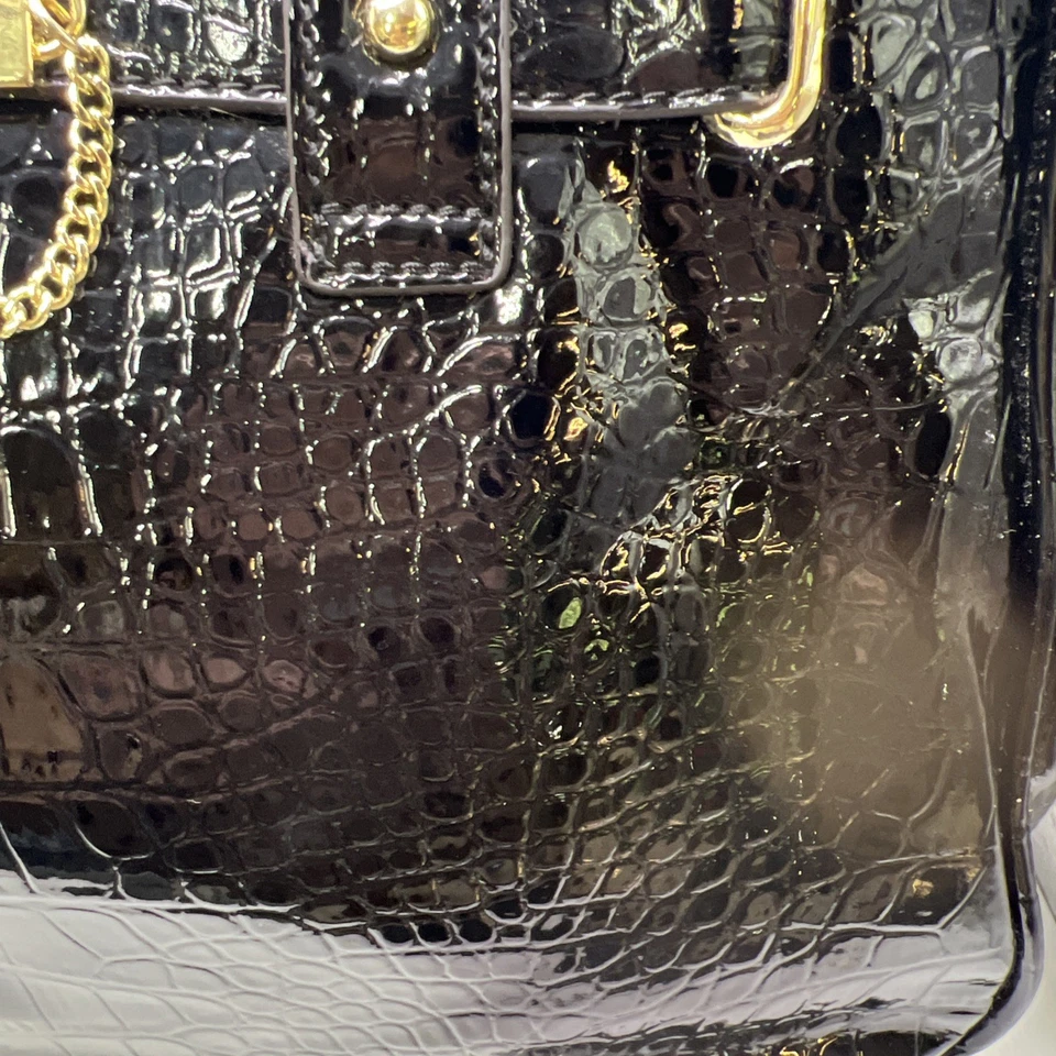 Bolso de Mano Anne Klein Negro Cartera Caimán Repujado Charol Cerradura Dorada Usado en Excelente Condición Foto 4 de 4