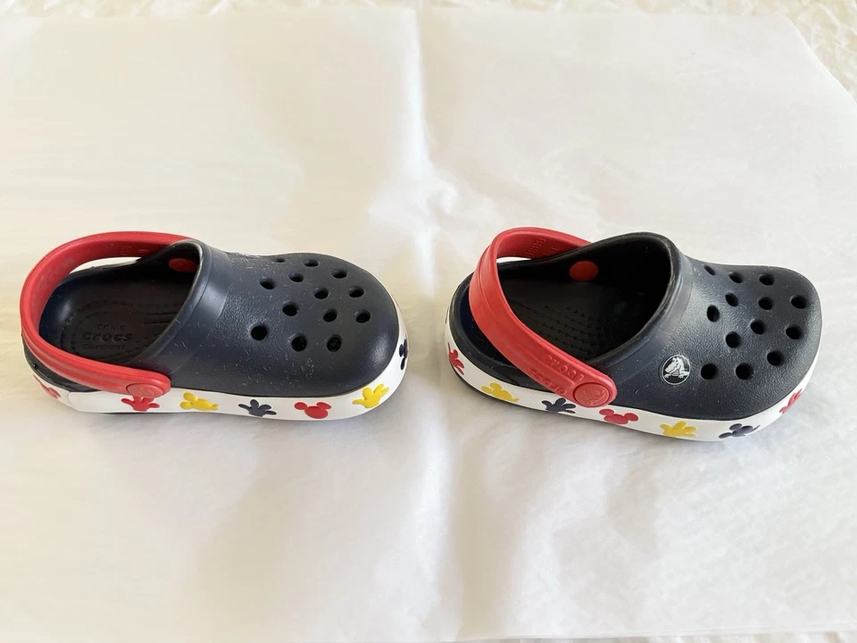 Zuecos Crocs Mickey Mouse Disney con tira trasera Zapatos Bebé Niño Bebé EE. UU. Talla 6 Foto 2 de 4