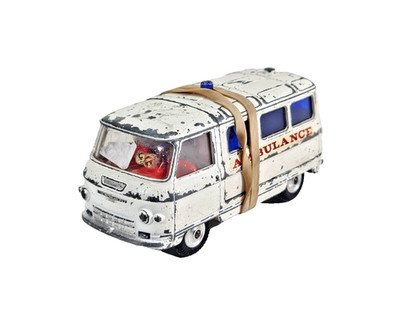 CORGI TOYS 354 COMMER 3/4 TON AMBULANCE MILITAIRE VNMINT
