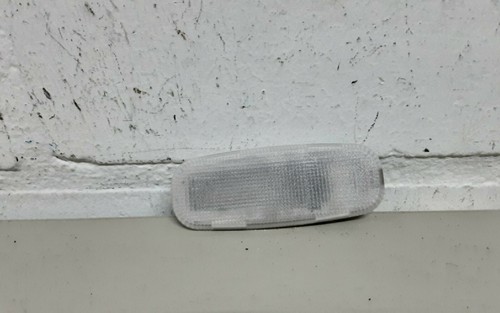 Mercedes-Benz W210 W211 W463 Innenraumleuchte Leseleuchte 2108204001