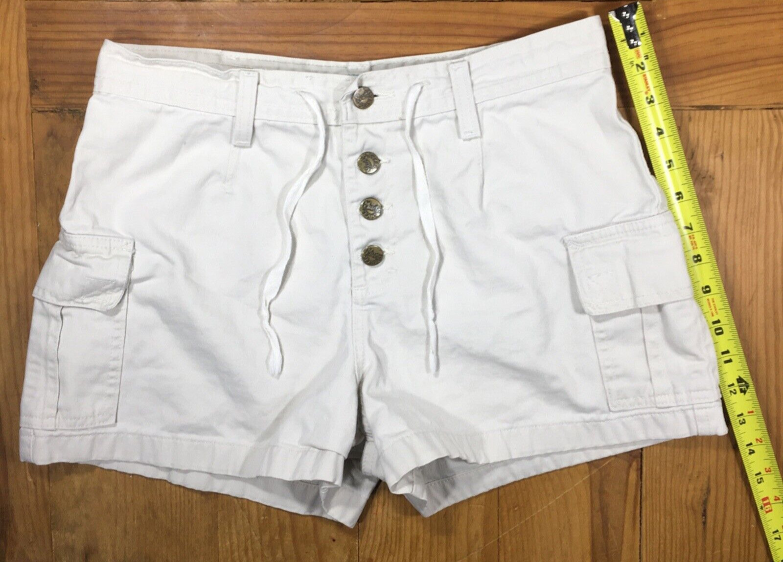 MUDD Jeans SHORTS WOMENS 9 Booty Cargo WHITE 3" Insea… Gem