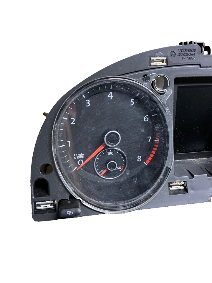 VOLKSWAGEN CC 2009-2012 CUADRO DE INSTRUMENTOS VELOCÍMETRO 3C8920970J Foto 2 de 4