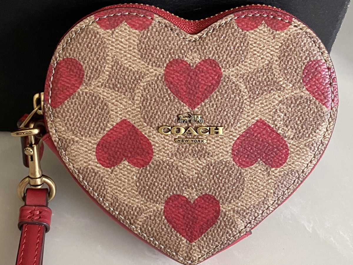 NWT COACH SIGNATURE TAN / RED APPLE HEART COIN CASE WRISTLET C8398