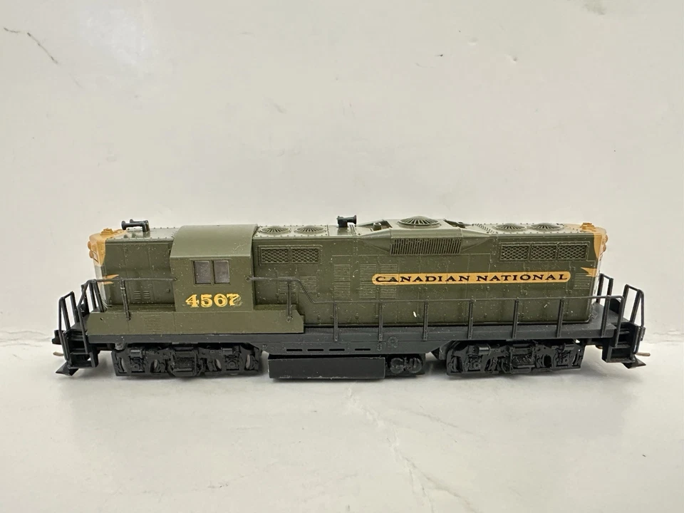 Atlas N Scale GP-9 Canadian National Loco #4332 - Image 2 of 4