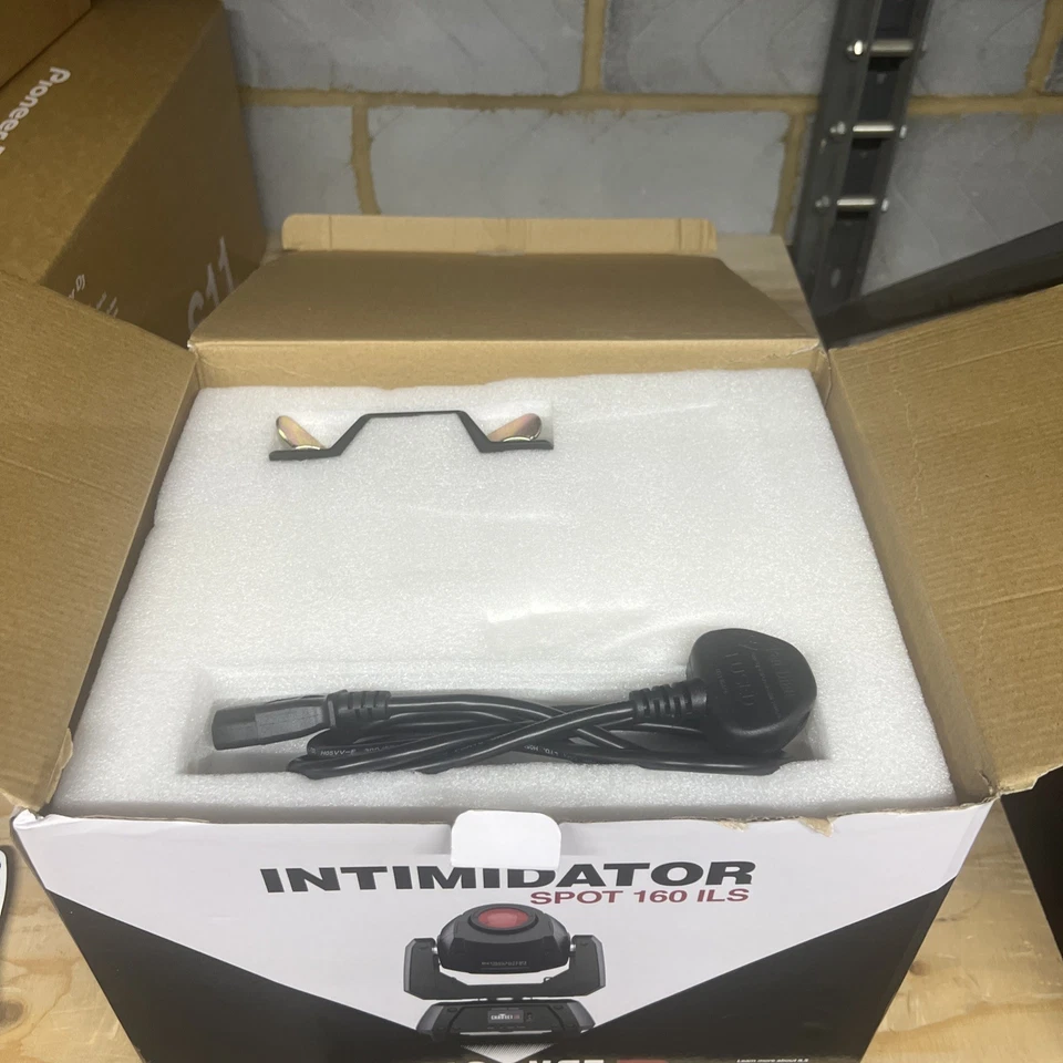 NEW Chauvet DJ Intimidator Spot 160 ILS Moving Head Light 10 Colours + 9 Gobos - Image 2 of 4