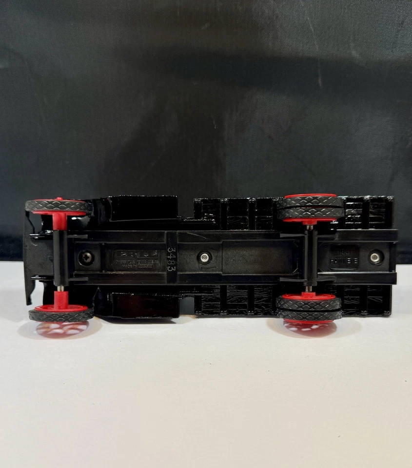 Camión Hawkeye ERTL 1931 piezas de automóviles grandes cabina azul plataforma negra hecho en EE. UU. Foto 4 de 4