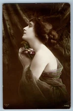 c1910's Victorian Edwardian Pretty Woman Portrait RPPC Photo Antique Postcard