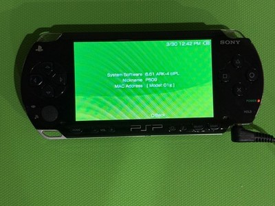 Sony PSP 1000 Piano Black   ARK-4 CFW, New Battery, 32GB SD + Cables