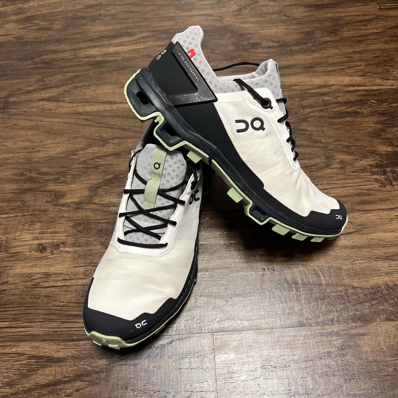 On Cloud Running CloudVenture Trainers Womens Pea… - image 1