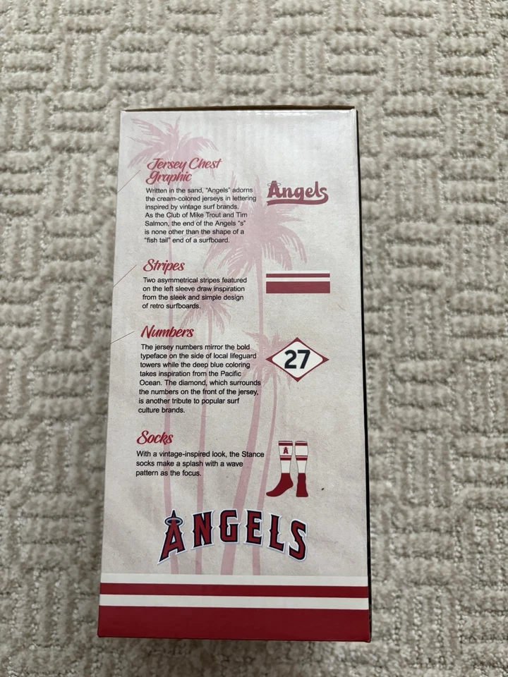 Nuevo en caja Mike Trout City Connect Bobblehead Sorteo oficial del estadio Foto 2 de 4