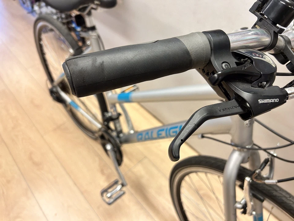 Used Raleigh E-Dale Lad 700C Wheels 19" Frame Hybrid Low-Step Bike Silver/Blue - Image 3 of 4