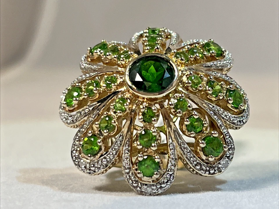 SS/18K Overlay Chrome Diopside and Diamond Large Flower Ring - Size 6 - Image 4 of 4