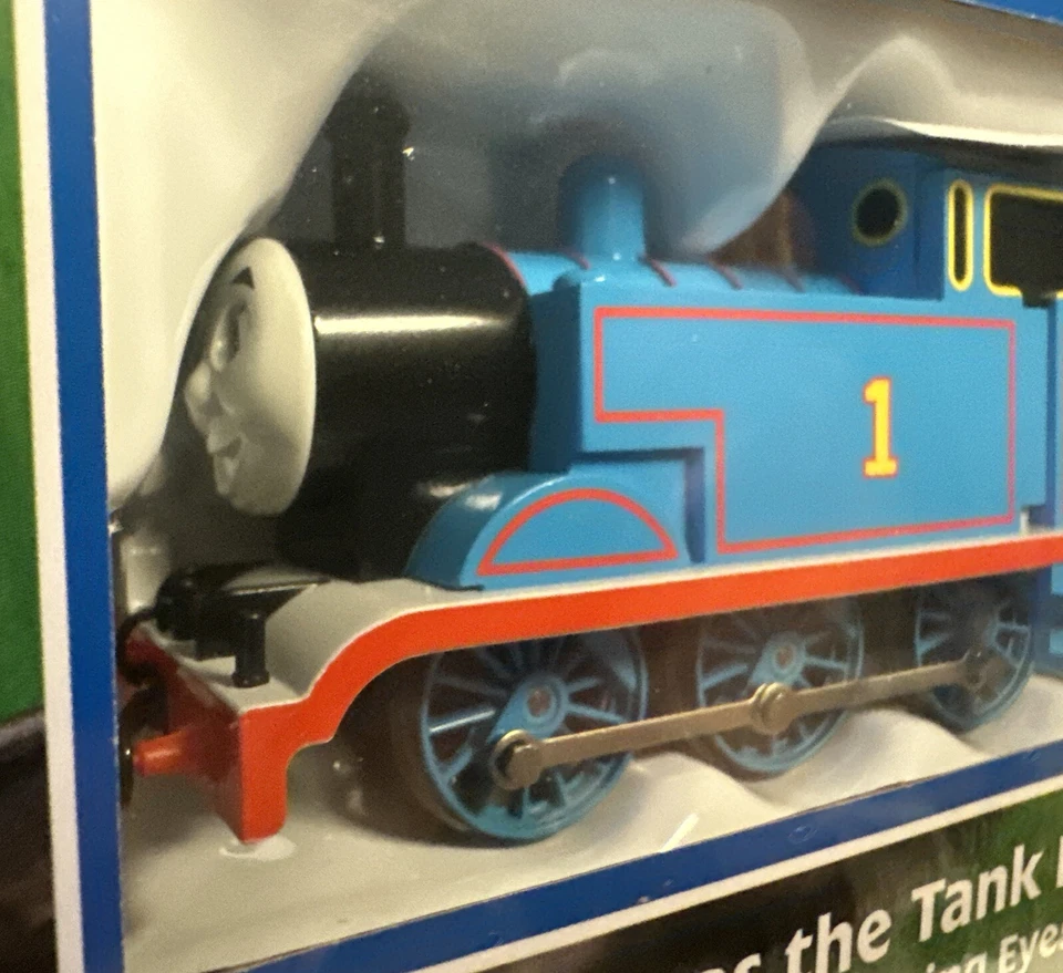 Bachmann HO Scale Thomas & Friends Thomas With Annie & Clarabel Set #00642 - Image 3 of 4