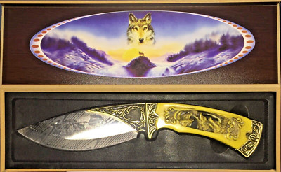Knife Carved Wolf Handle With Etched Blade in Wood Collector's Box