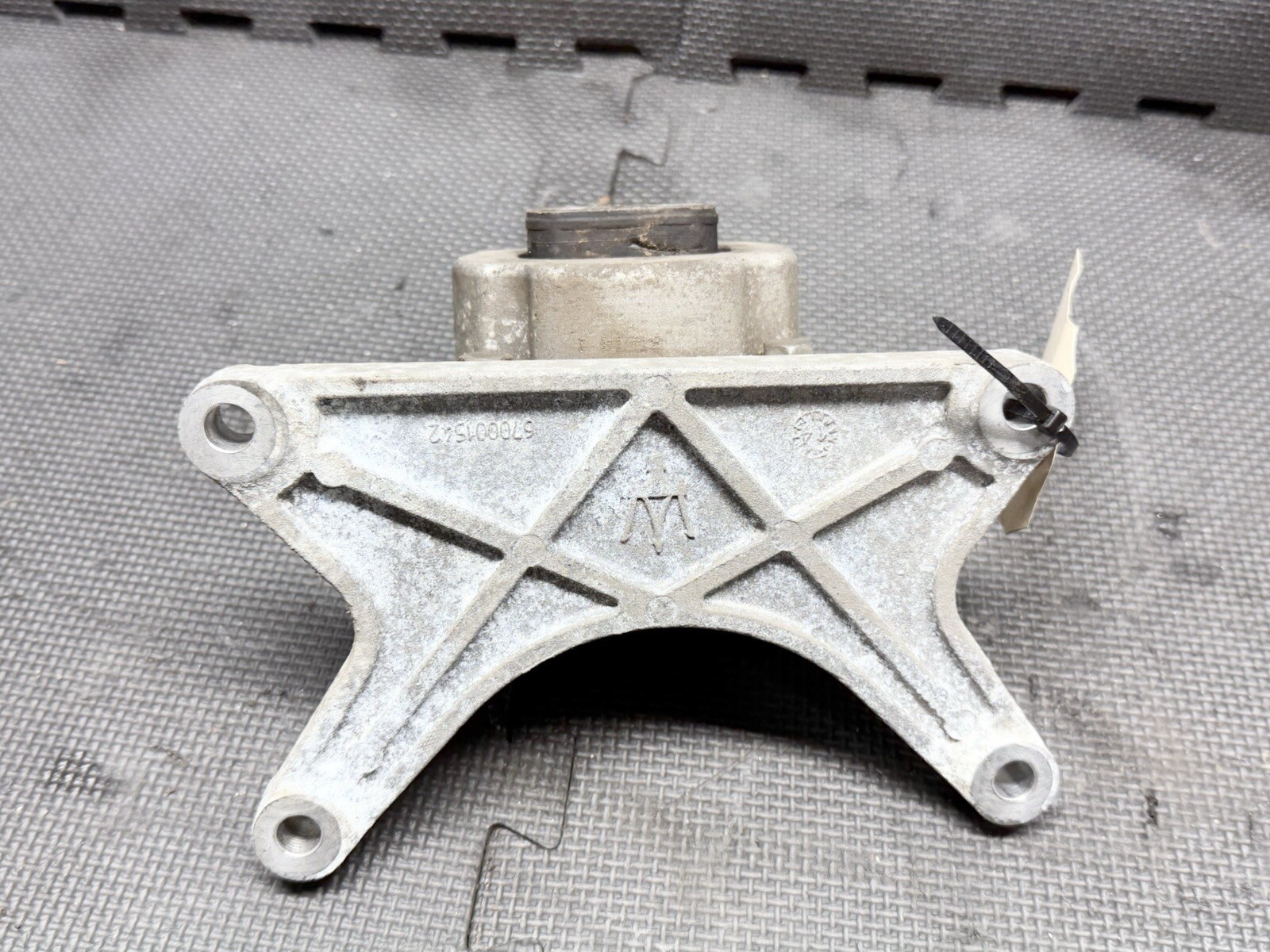 ⭐️2014-2020 MASERATI GHIBLI AUTO TRANSMISSION GEAR BOX MOUNT BRACKET OEM