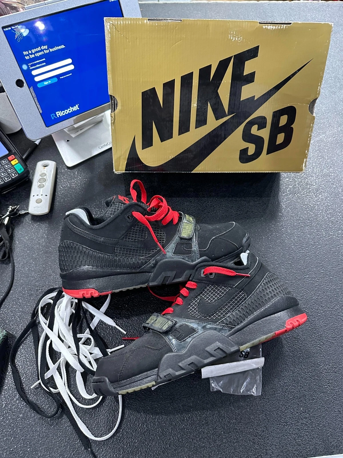 Taille 10.5   Nike Air Trainer 2 SB Supreme   317646 001