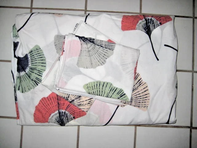 IKEA Tovsippa Ginko Leaf Floral Full/ Queen Duvet Cover & 2 Shams Set - Image 4 of 4