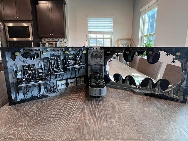 Brand New Batman Batcave Shadow Box - Like LEG0 76252 - FREE SHIPPING From USA - Image 2 of 4