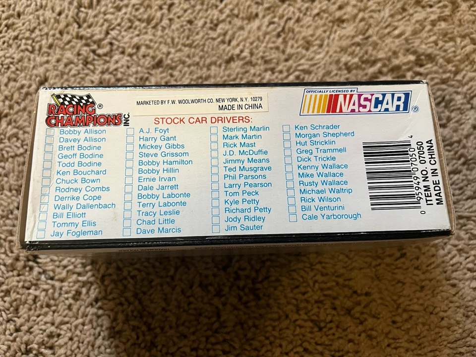 Baterias interestaduais 1:43 Racing Champions NASCAR 1992 Chevy #18 Dale Jarrett - Imagem 4 de 4