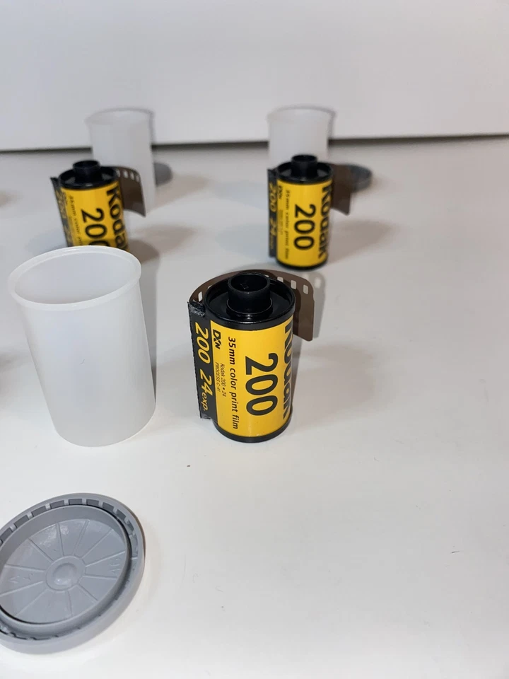 4 rollos de película de impresión en color Kodak 200 (35 mm, 24 exposiciones) + 1 rollo de película de 400 Foto 3 de 4