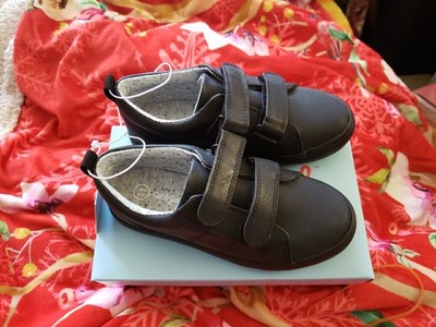 NIB Cat & Jack Dino Sneakers Black Size 11, Hook And Loop Closure