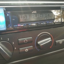JVC Radio CD und USB In Sehr Guten Zustand Siehe Bilder Ohne Piksellfehler