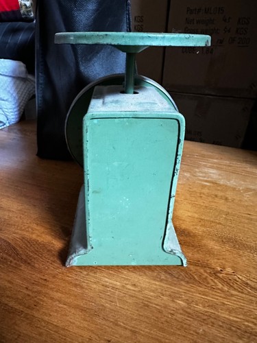 Nostalgic Green Antique Circa 1920 Way Rite 25lb Capacity Merchant/Kitchen Scale - Picture 4 of 7
