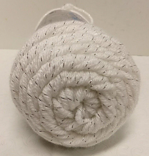 ¡Me encanta este hilo! Acrílico metálico 730/blanco 4 mediano 5 oz 252 yardas Hobby Lobby 2010 - Imagen 5 de 6