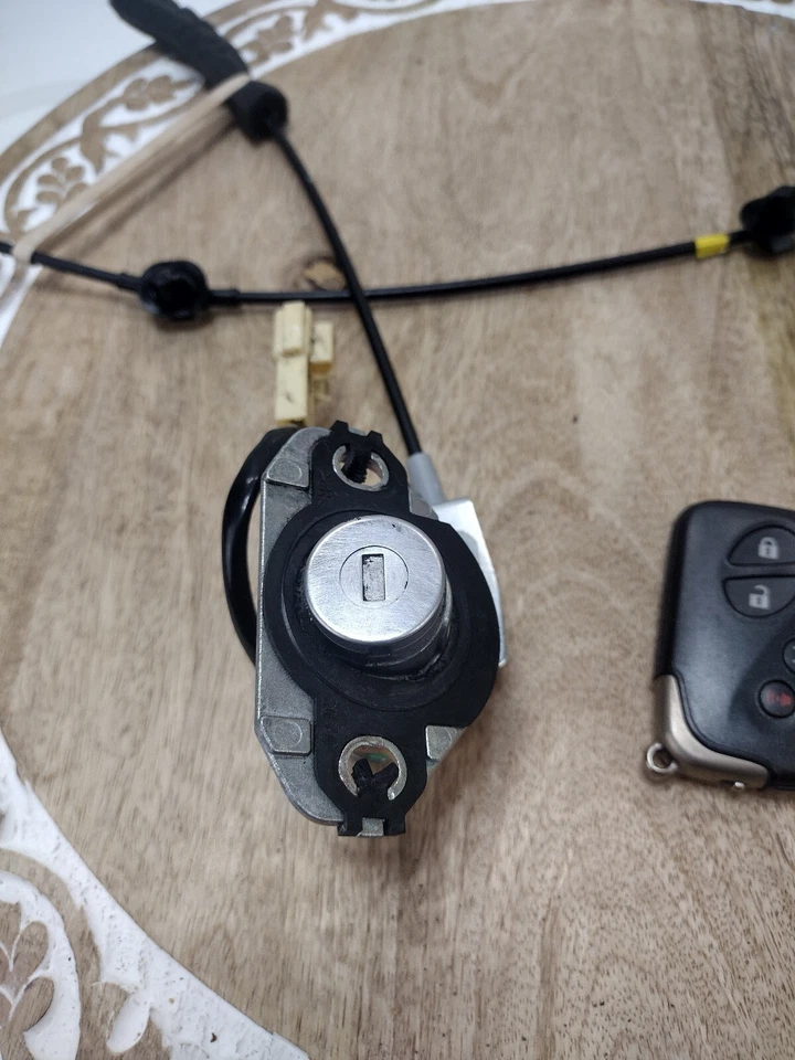 10 11 12 Lexus HS250H HS 250 H 2010 cerradura de maletero y llave Foto 2 de 4