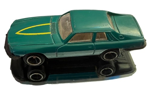 Yat Ming 118 1975 Jaguar Xjs Diecast Car Model Collectible Display
