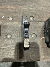 FEDERAL ELECTRIC FPE NC130 CIRCUIT BREAKERS  W587