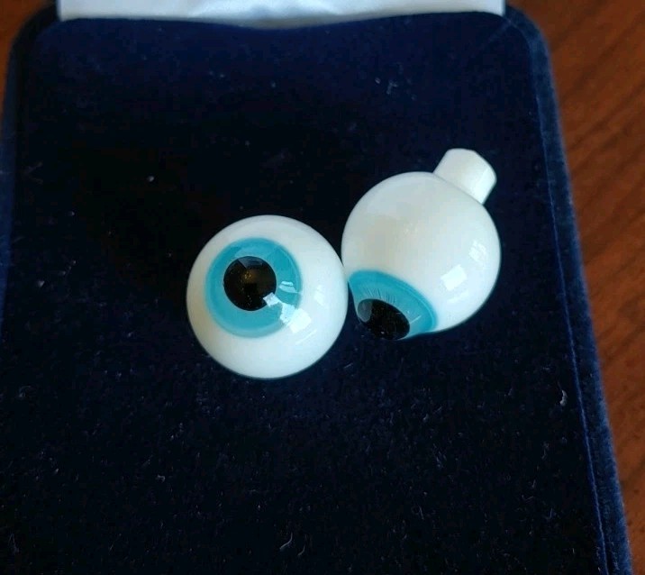 Picture 2 of 3