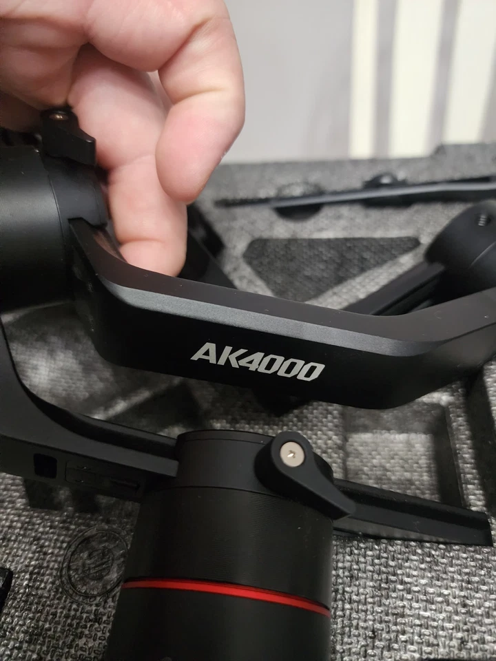 Cardán Feiyutech AK4000 + Estuche y accesorios Foto 3 de 3