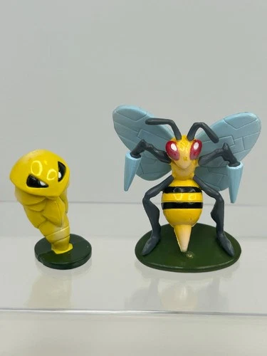 Kakuna + Beedrill Pokémon TOMY Figure 1990s Nintendo C.G.T.S.J. Authentic #59