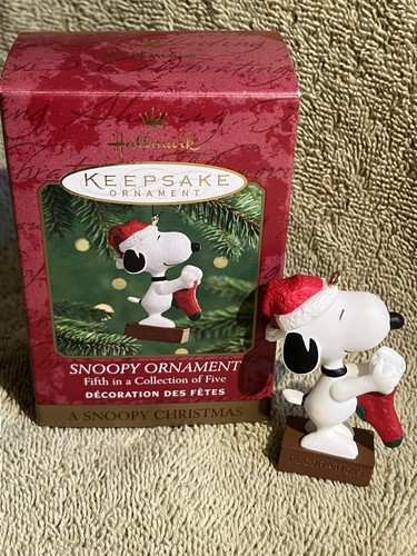 Hallmark A Snoopy Christmas SNOOPY ORNAMENT 2000 New In Box