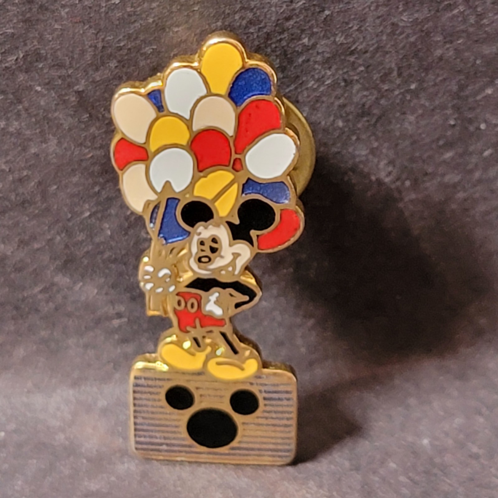 HTF Rare Vintage Disney Channel 1980s Mickey Mouse Cast Member Lapel Hat Pin PA