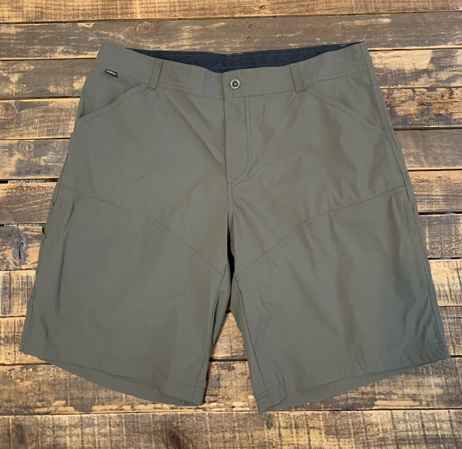 Kuhl Renegade Mens 40 Cargo Hiking Shorts Olive Green Outdoor Nylon 11” Inseam