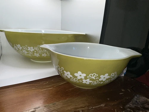 PYREX Vintage Rare Spring Blossom Bowl Set Of Two 4 Qt (444) and 1.5 QT (442)