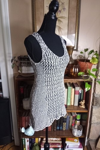 Cabi Tunic Womens XS Black, White Knit Sleeveless Sweater Tank Top - Picture 4 of 8
