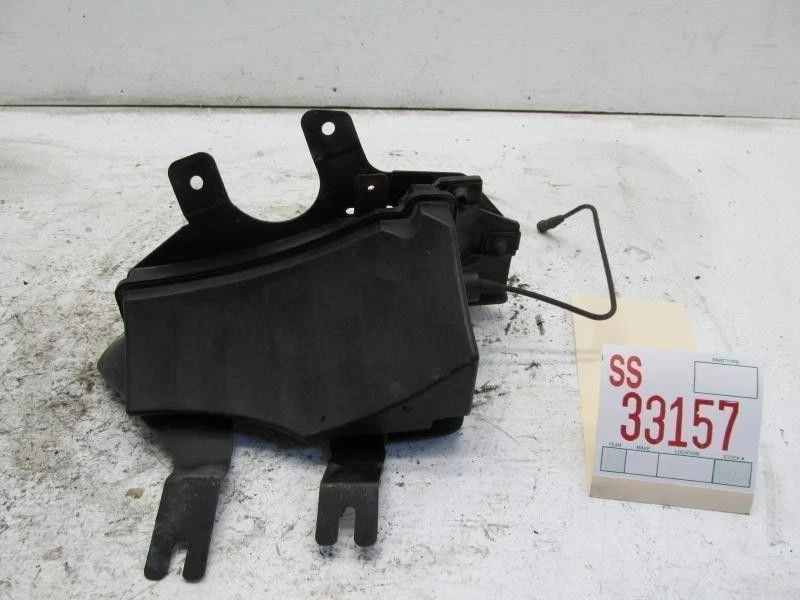 Depósito de control de velocidad de crucero 300M 1999 2004 Chrysler soporte de montaje de tanque OEM Foto 4 de 4