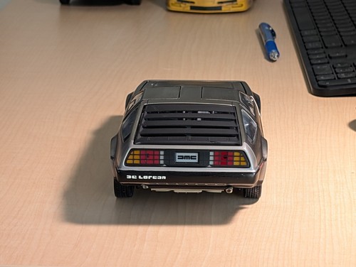 SUN STAR - 1981 DELOREAN DMC 12 LK - 1/18 DIECAST - Picture 4 of 12