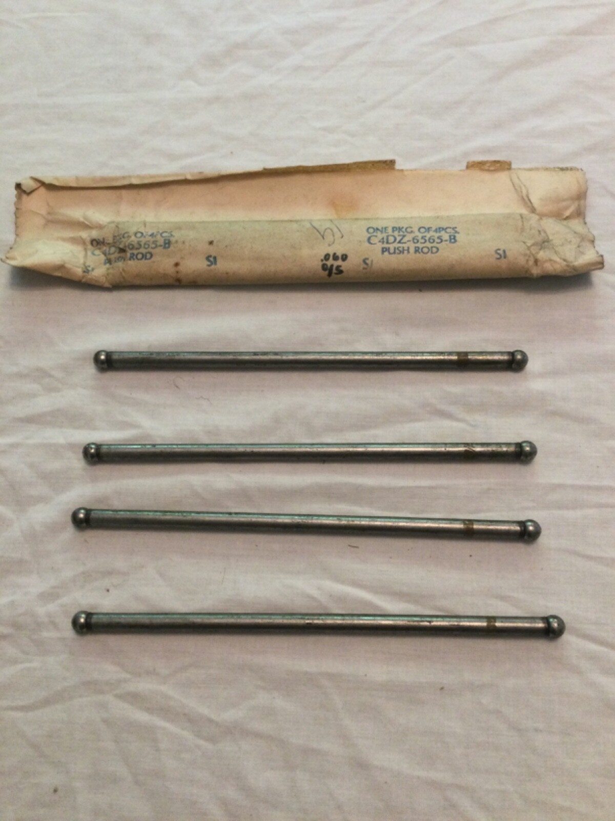 THIS IS A NOS SET OF FORD PUSHRODS MUSTANG PART C4DZ6565B 170200 C