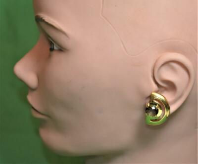 Boucles D'oreilles Clips Vintage Dorées Trifari - État Très Bon, Légère Usure De La Dorure - Bijou Rétro