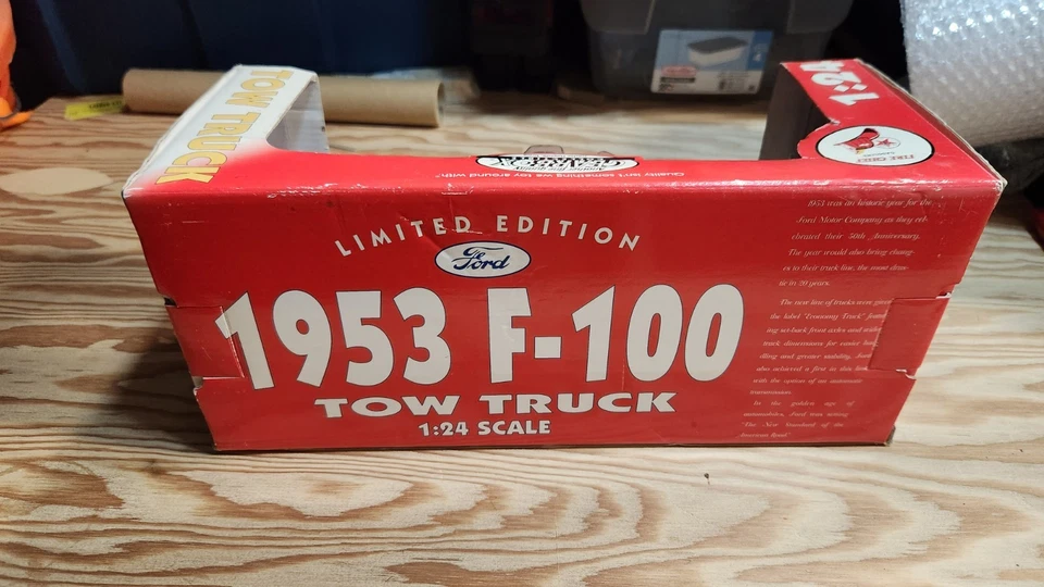 Gearbox Collectibles 1953 Ford Fire Cheif Tow Truck - Image 2 of 4