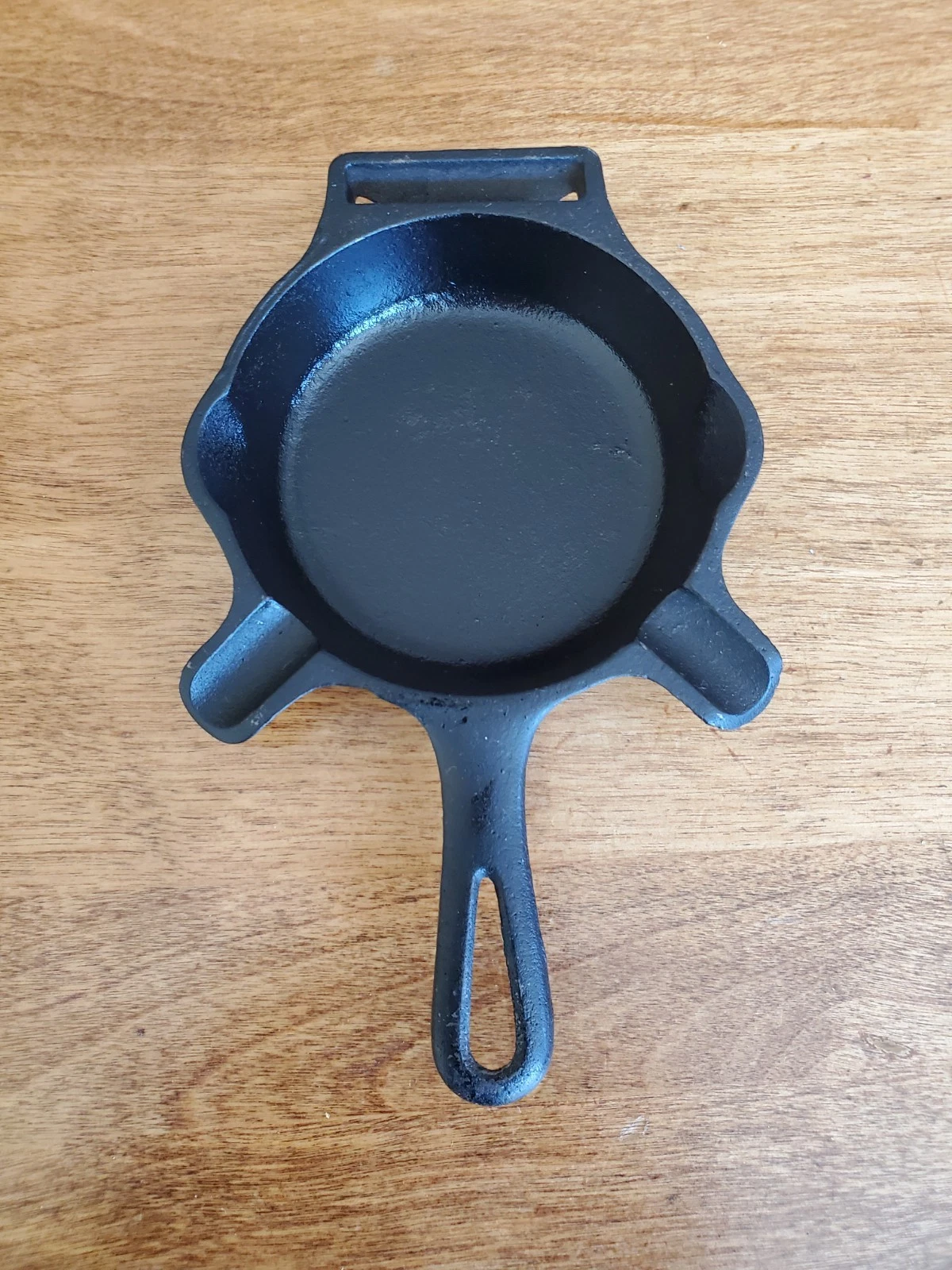 Vintage Griswold 00 Cast Iron Skillet Ashtray #570A Made in Erie, PA