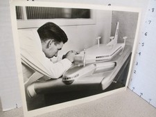 SPACE HOVERCRAFT model 1960 vintage toy photo NYC Coliseum British Exhibition