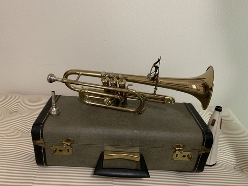 Old Ktaftman Coronet Bought In 1948, 2 Mouth Pieces, Mute And Music Stand.