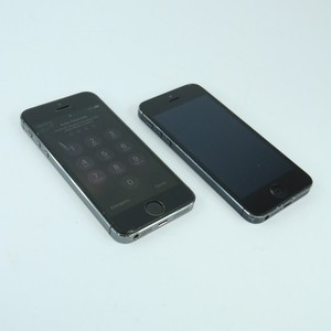 2x Apple iPhone 5/5S Restposten Konvolut für Teile/Ersatzteile/einer funktioniert aber ohne Passcode