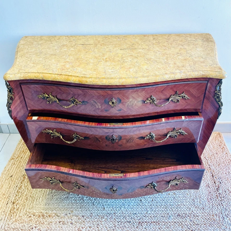 Très belle commode tombeau en marqueterie style louis xv. Estampillé Marquant P - Photo 4/4